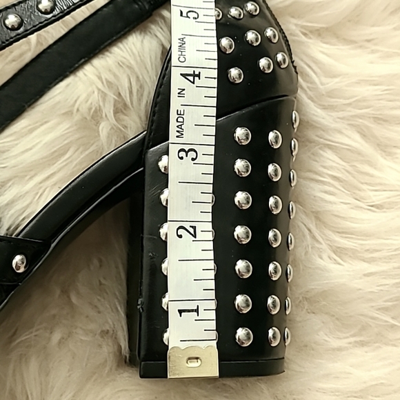 Steve Madden Fara S Black Studded Heels - Picture 15 of 16